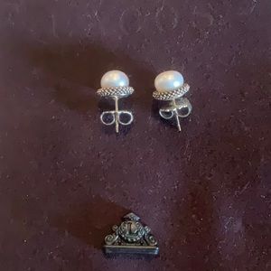 Lagos caviar pearl stud earrings